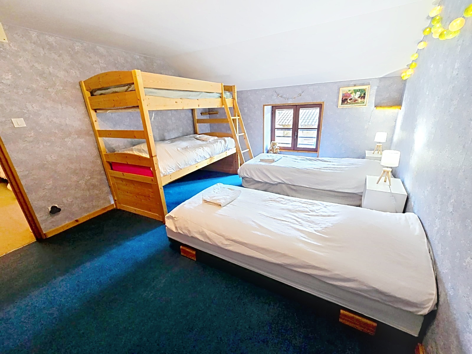 Chambre avec lits superposes